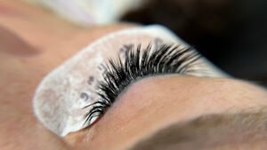 Nail & lash in town